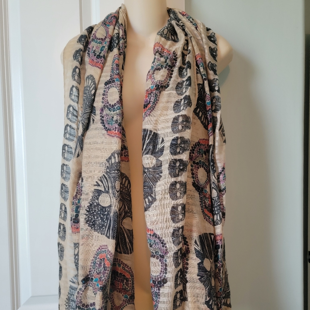 Beautiful skull scarf!
